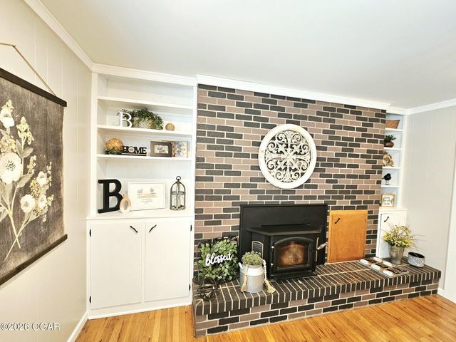 730 E 17th Street Place, Baxter Springs, KS 66713