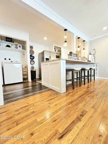 730 E 17th Street Place, Baxter Springs, KS 66713