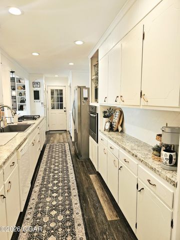 730 E 17th Street Place, Baxter Springs, KS 66713