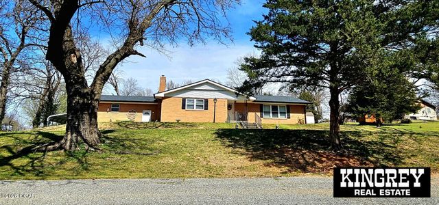 730 E 17th Street Place, Baxter Springs, KS 66713