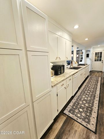 730 E 17th Street Place, Baxter Springs, KS 66713