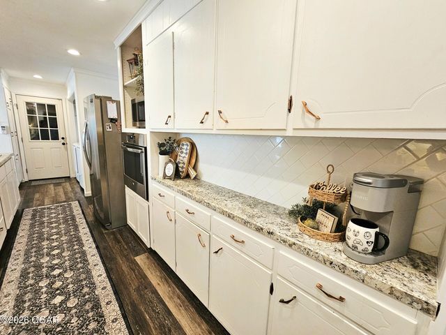 730 E 17th Street Place, Baxter Springs, KS 66713