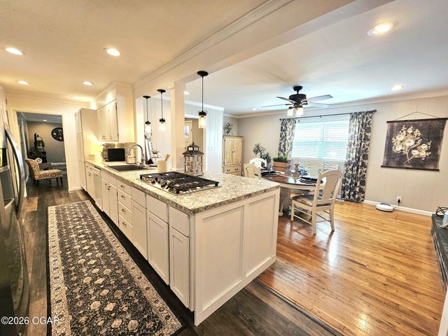 730 E 17th Street Place, Baxter Springs, KS 66713