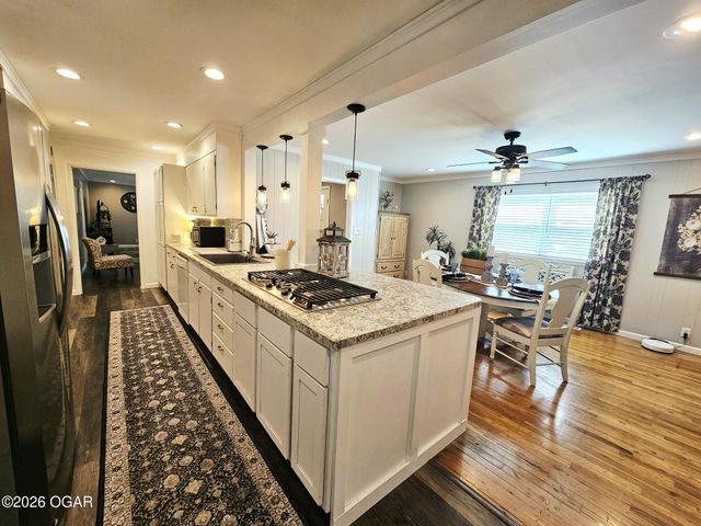 730 E 17th Street Place, Baxter Springs, KS 66713