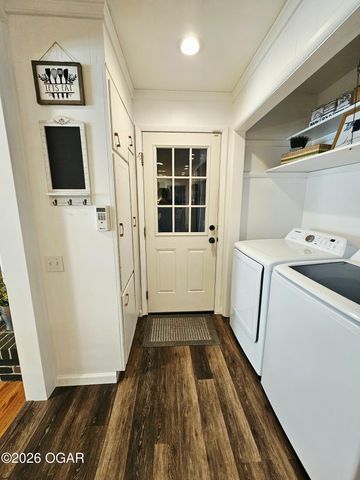 730 E 17th Street Place, Baxter Springs, KS 66713