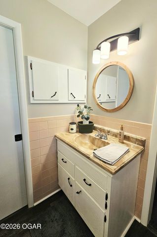 730 E 17th Street Place, Baxter Springs, KS 66713