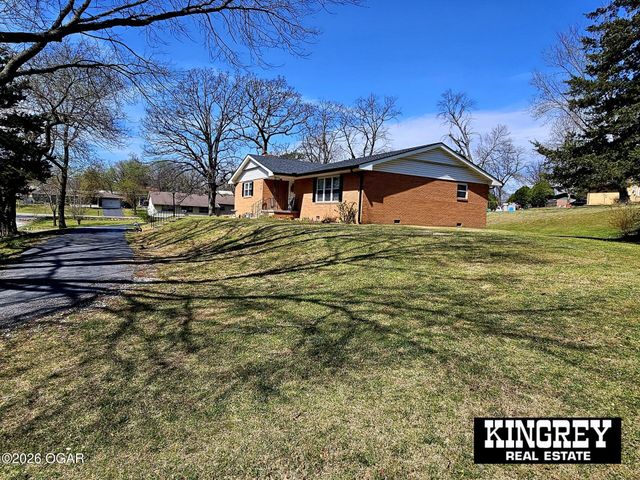 730 E 17th Street Place, Baxter Springs, KS 66713