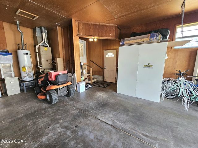 730 E 17th Street Place, Baxter Springs, KS 66713