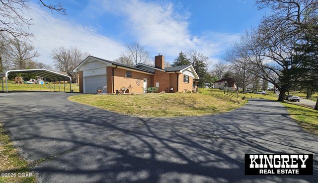 730 E 17th Street Place, Baxter Springs, KS 66713