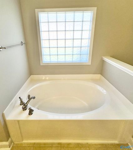 205 Creekedge Circle, Madison, AL 35757