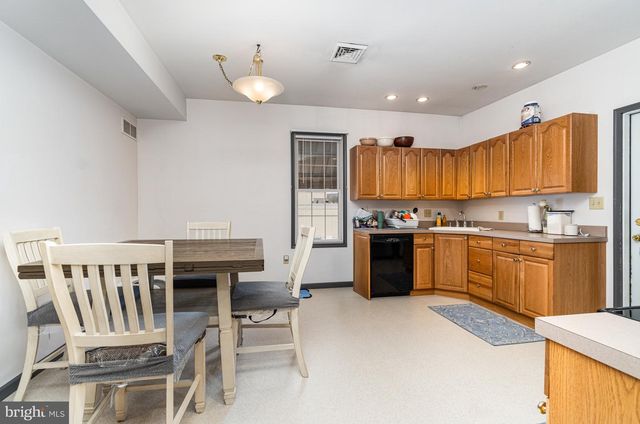 18 E SUNBURY ST, Minersville, PA 17954