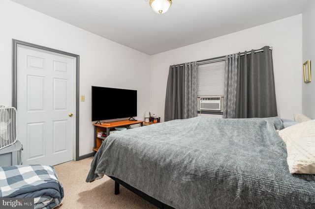 18 E SUNBURY ST, Minersville, PA 17954