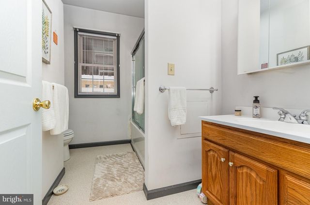 18 E SUNBURY ST, Minersville, PA 17954