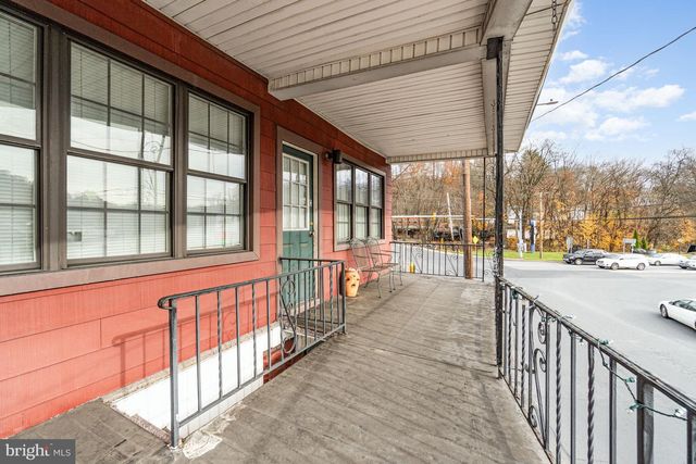 18 E SUNBURY ST, Minersville, PA 17954