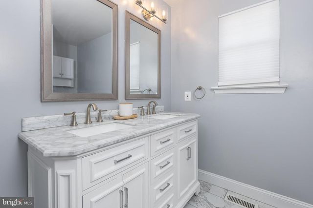 68 KERRY LYNN CT, Williamstown, NJ 08094