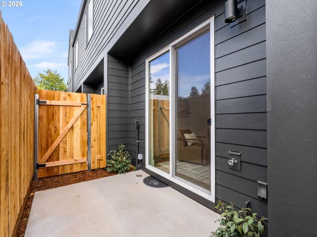 9298 N New York Ave 6, Portland, OR 97203