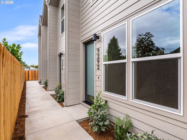 9298 N New York Ave 6, Portland, OR 97203