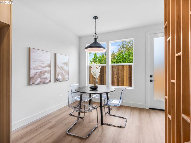 9298 N New York Ave 6, Portland, OR 97203