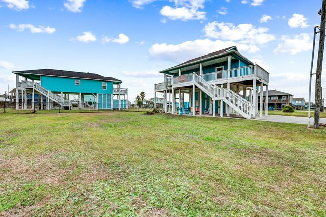 935 Clara Street, Crystal Beach, TX 77650