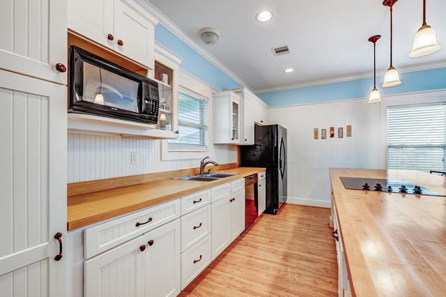 935 Clara Street, Crystal Beach, TX 77650