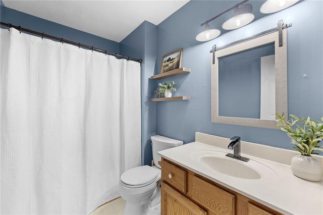 17411 S Ingrid Street, Gardner, KS 66030