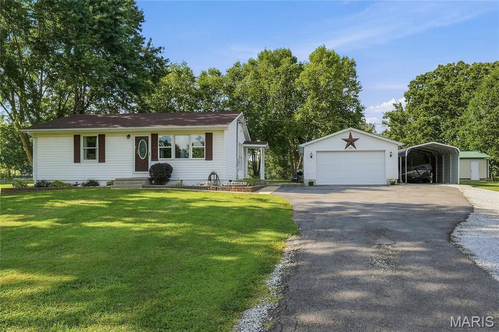 4395 Brevator Road, Moscow Mills, MO 63362