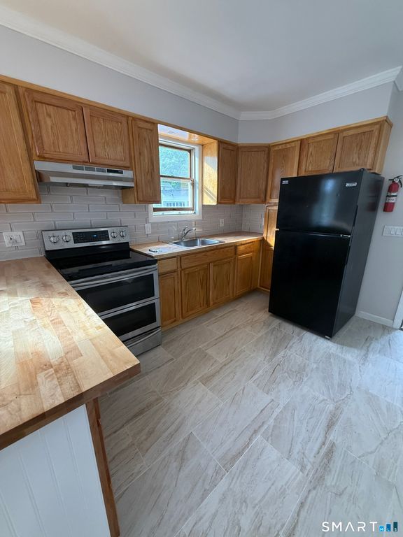 52 Academy Avenue 1, Waterbury, CT 06705