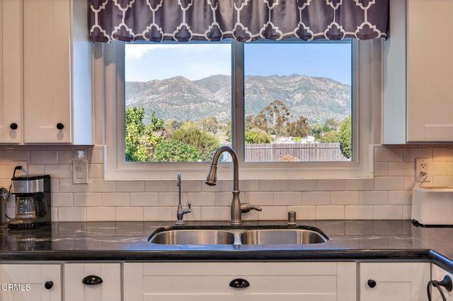 1318 La Paz Drive, Ojai, CA 93023
