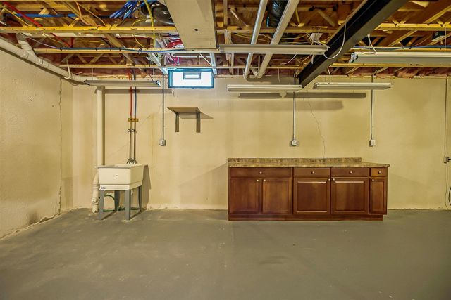 1567 Courtney Court, Ypsilanti, MI 48198