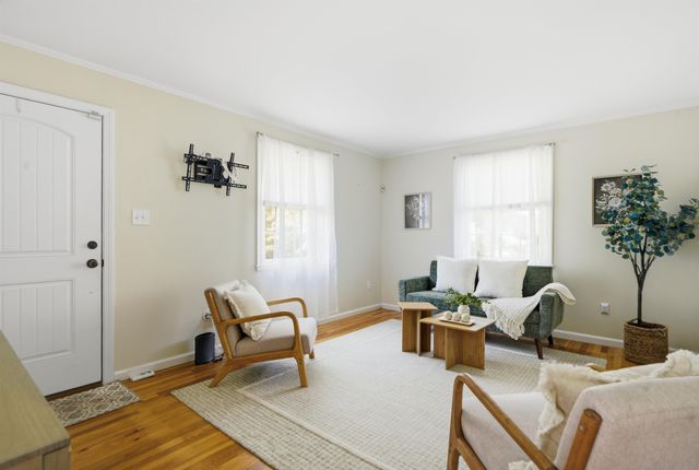 7 Wood Street, Nashua, NH 03064