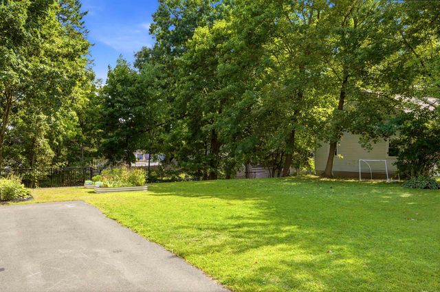 7 Wood Street, Nashua, NH 03064