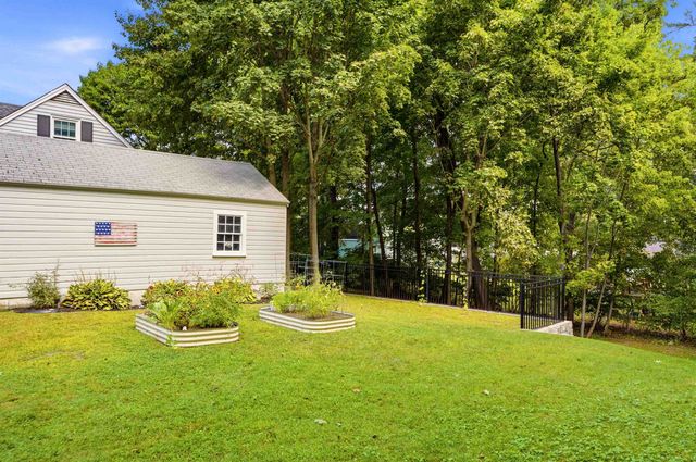 7 Wood Street, Nashua, NH 03064