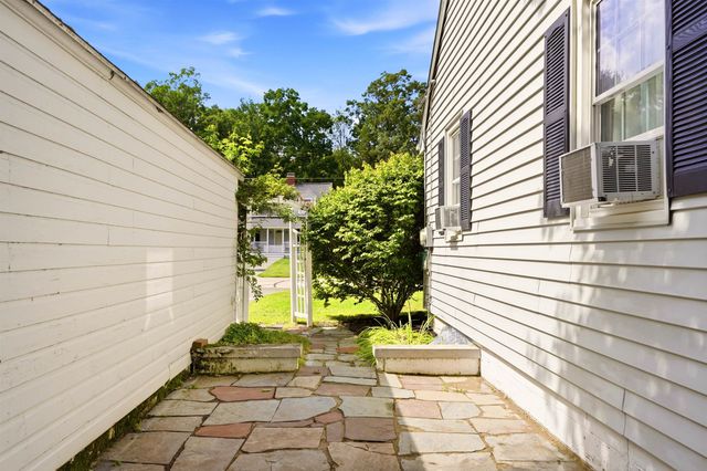 7 Wood Street, Nashua, NH 03064