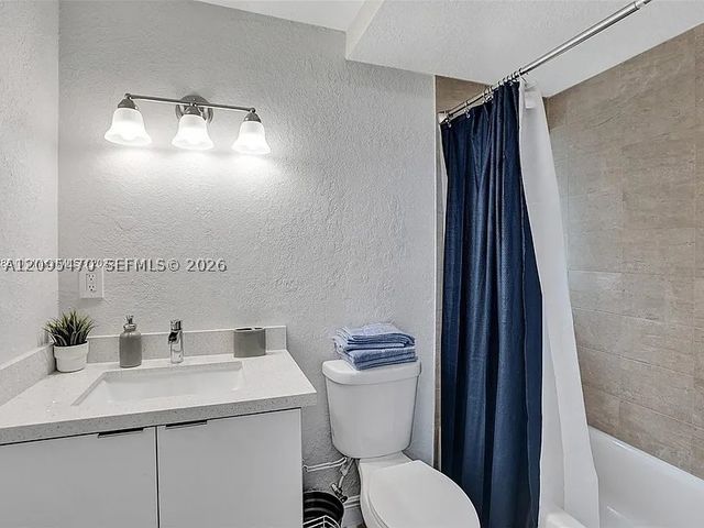 760 NE 152nd St 0, Miami, FL 33162