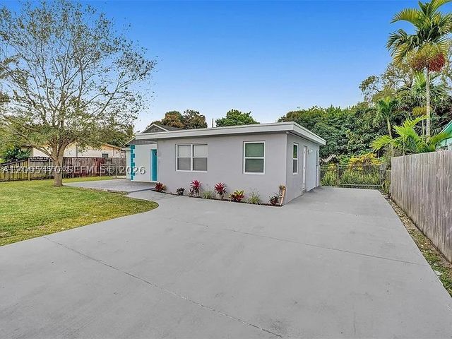760 NE 152nd St 0, Miami, FL 33162