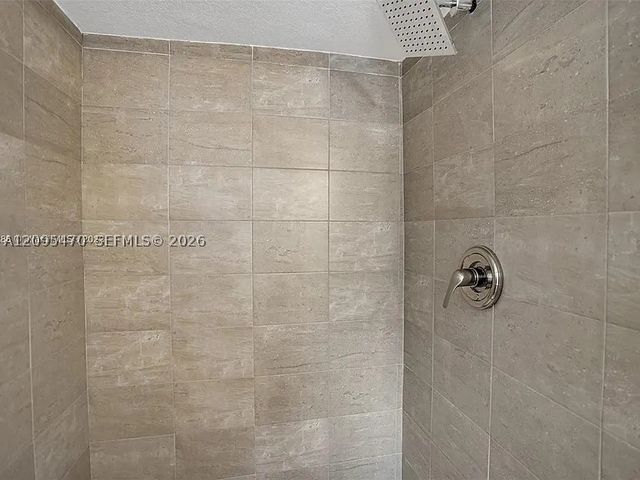 760 NE 152nd St 0, Miami, FL 33162