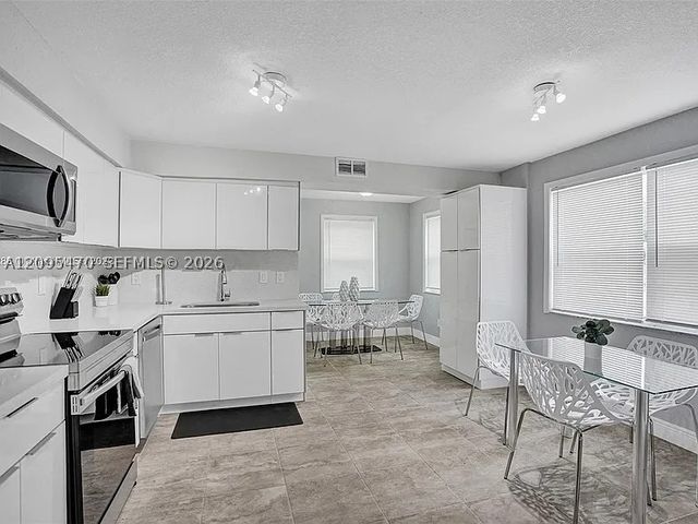 760 NE 152nd St 0, Miami, FL 33162