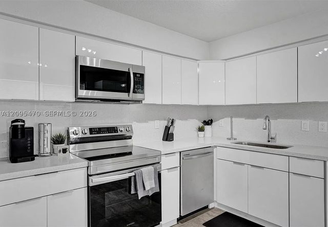 760 NE 152nd St 0, Miami, FL 33162