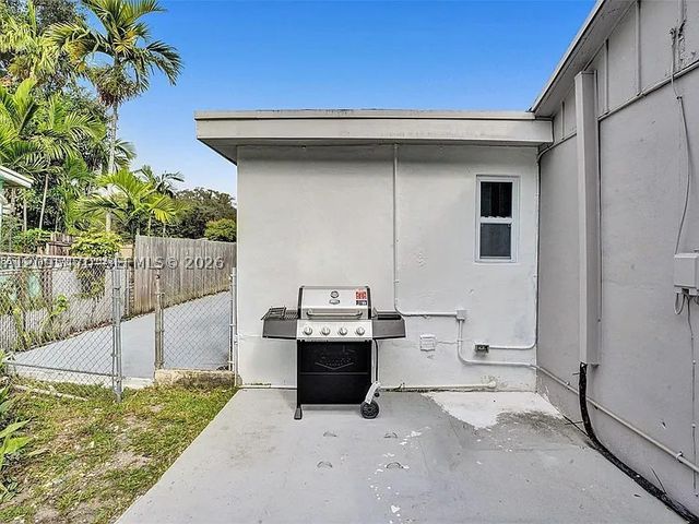 760 NE 152nd St 0, Miami, FL 33162