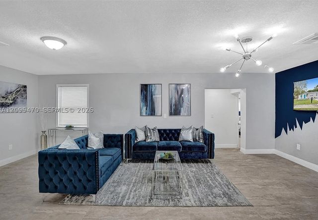 760 NE 152nd St 0, Miami, FL 33162