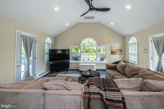 1411 STALLION LN, West Chester, PA 19380