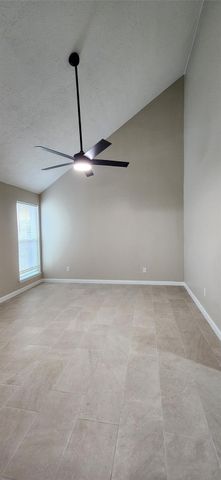 128 Lasso Street, Angleton, TX 77515