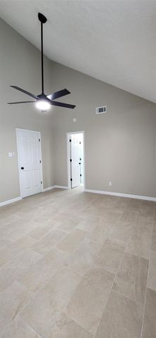128 Lasso Street, Angleton, TX 77515