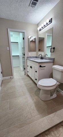 128 Lasso Street, Angleton, TX 77515