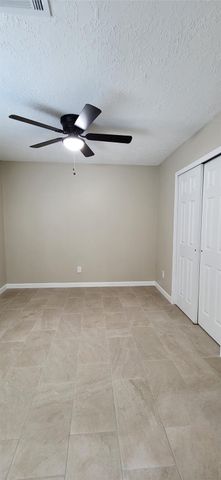 128 Lasso Street, Angleton, TX 77515