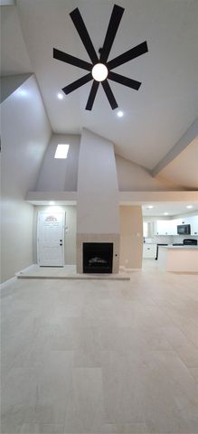 128 Lasso Street, Angleton, TX 77515