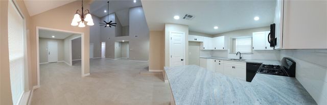 128 Lasso Street, Angleton, TX 77515
