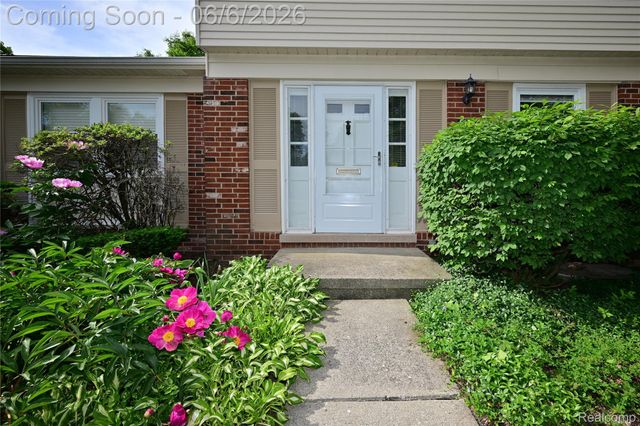 5177 Buckingham, Troy, MI 48098