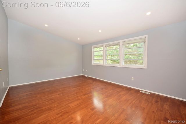 5177 Buckingham, Troy, MI 48098