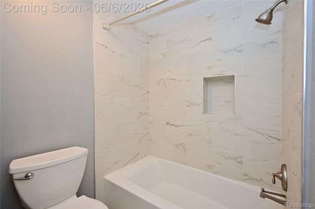 5177 Buckingham, Troy, MI 48098